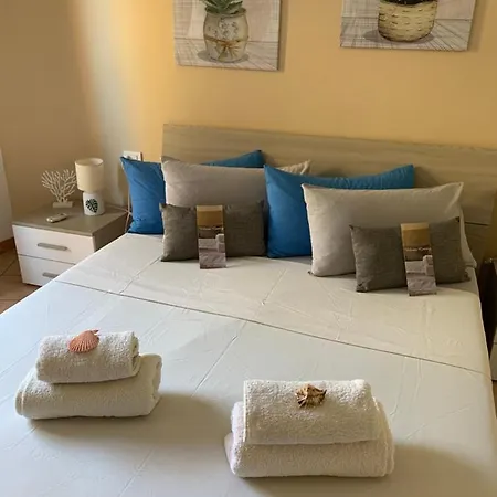 La Marina With Pool Lägenhet