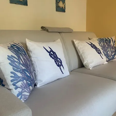 Lägenhet La Marina With Pool