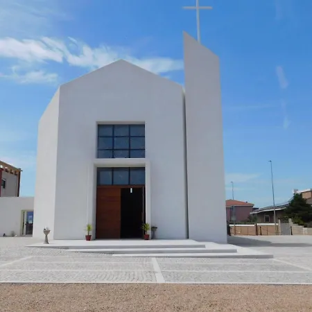Lägenhet La Marina With Pool Olbia
