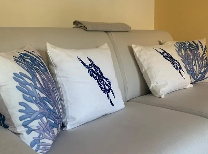 Appartamento La Marina With Pool